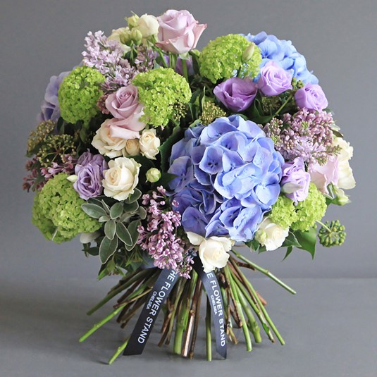 Hydrangeas flowers for year 4 wedding anniversary