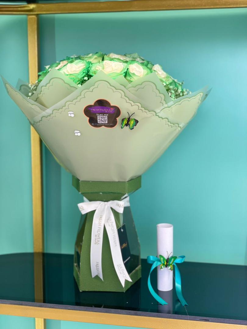 Enchanted Emerald Rose Bouquet: Lucky Green & White Blooms - Image 2