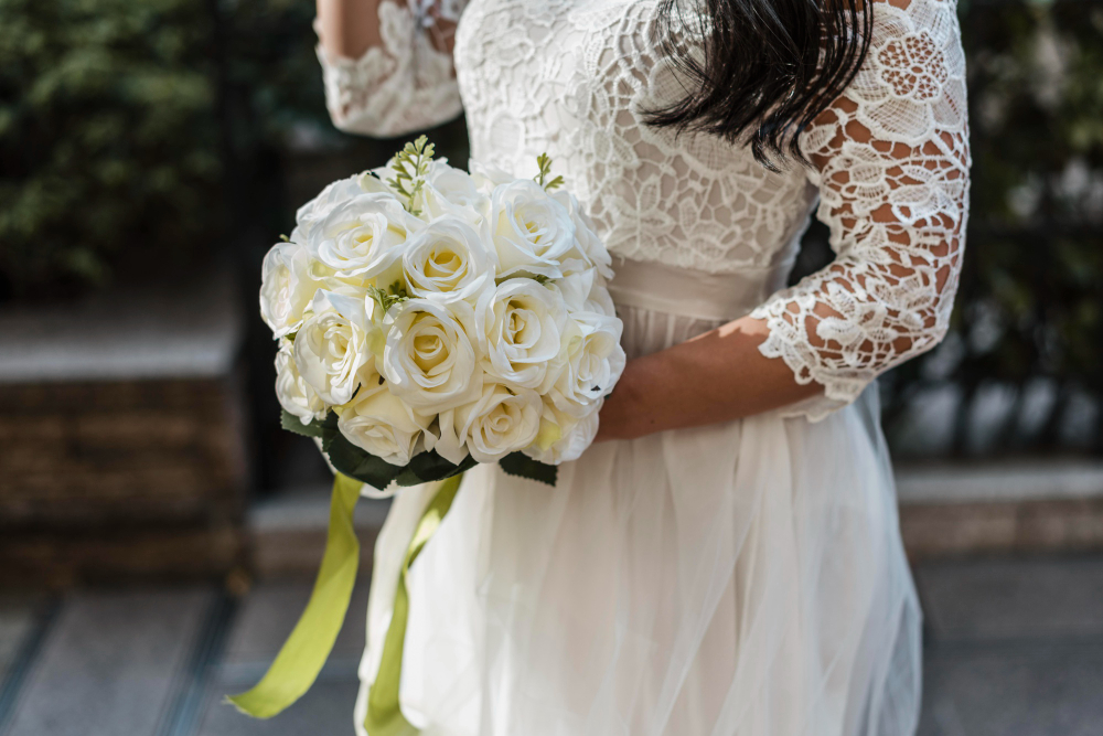 Why the White Rose Bouquet is Every Lagos Bride's Dream