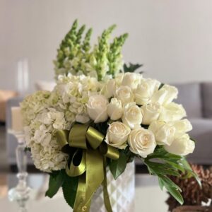 The Emerald Grace Luxury Ceramic Vase Arrangement